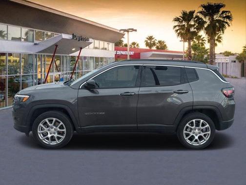 2023 Jeep Compass Latitude Lux