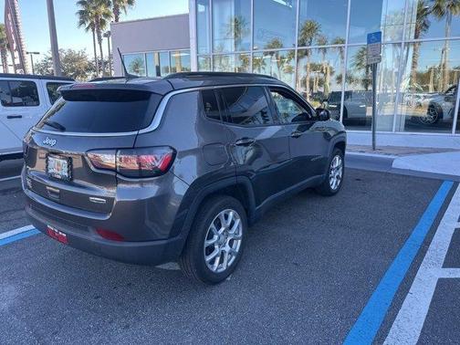 2023 Jeep Compass Latitude Lux