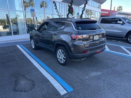 2023 Jeep Compass Latitude Lux