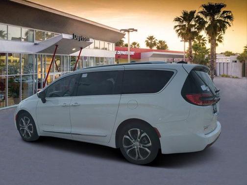 2026 Chrysler Pacifica Pinnacle