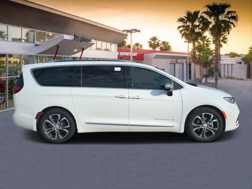 2026 Chrysler Pacifica Pinnacle
