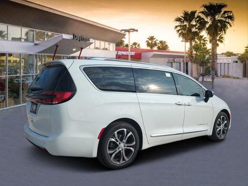 2026 Chrysler Pacifica Pinnacle