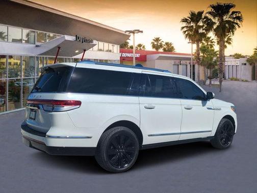 2023 Lincoln Navigator L Reserve