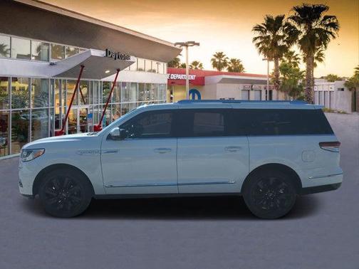 2023 Lincoln Navigator L Reserve