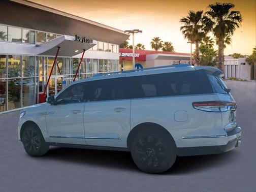 2023 Lincoln Navigator L Reserve