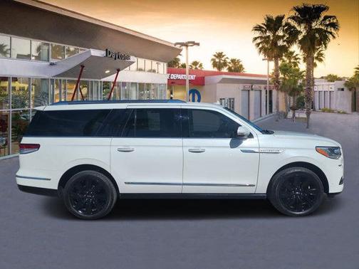 2023 Lincoln Navigator L Reserve