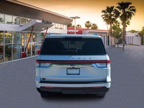 2023 Lincoln Navigator L Reserve