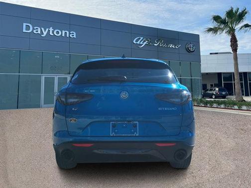 2025 Alfa Romeo Stelvio Base