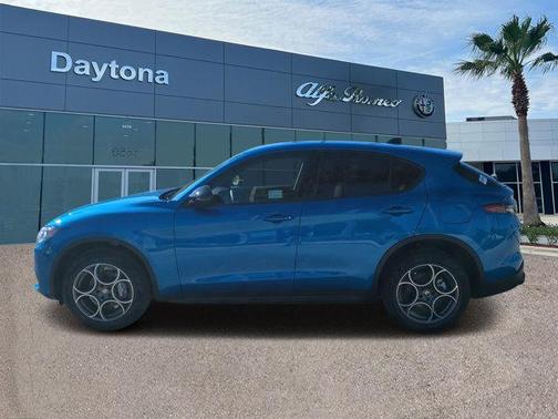 2025 Alfa Romeo Stelvio Base