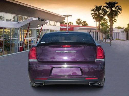 2021 Chrysler 300 Touring