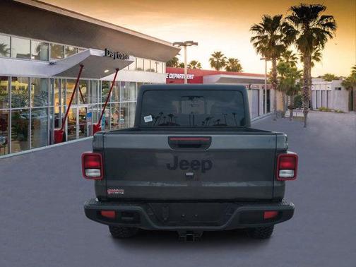 2022 Jeep Gladiator Sport