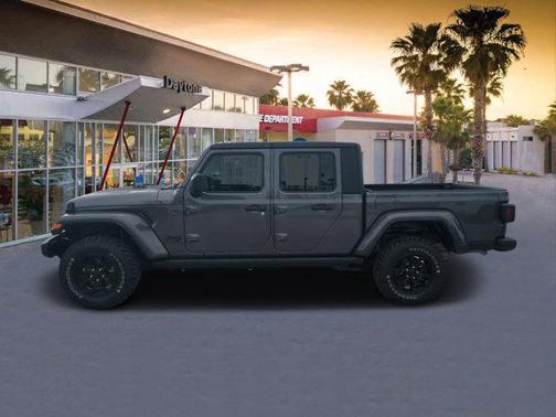 2022 Jeep Gladiator Sport