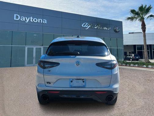 2025 Alfa Romeo Stelvio Base