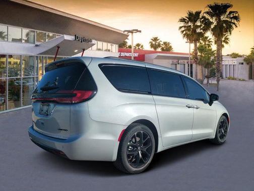 2026 Chrysler Pacifica Limited