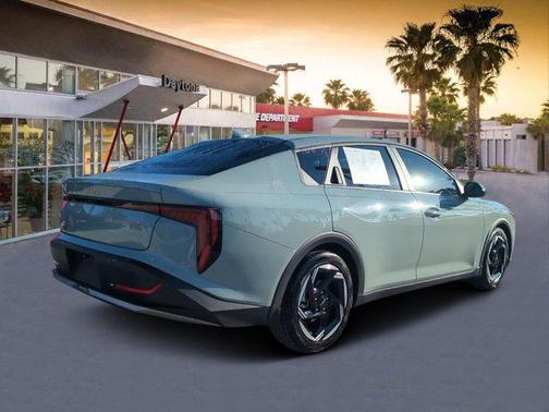 2025 Kia K4 EX