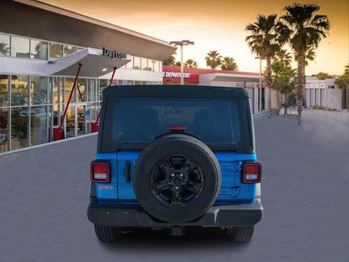 2022 Jeep Wrangler Unlimited Sport