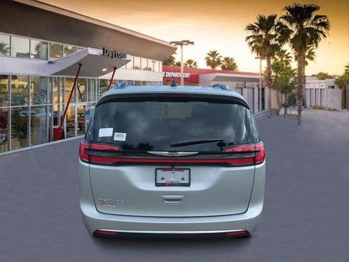 2026 Chrysler Pacifica Pinnacle