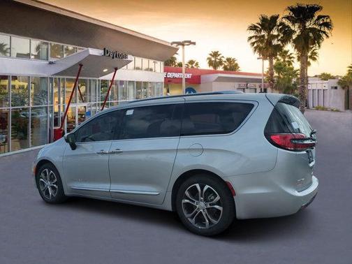 2026 Chrysler Pacifica Pinnacle