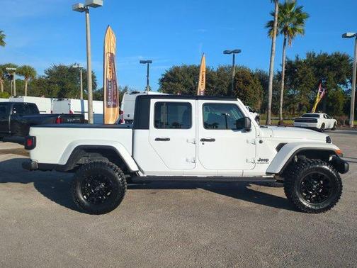 2022 Jeep Gladiator Sport