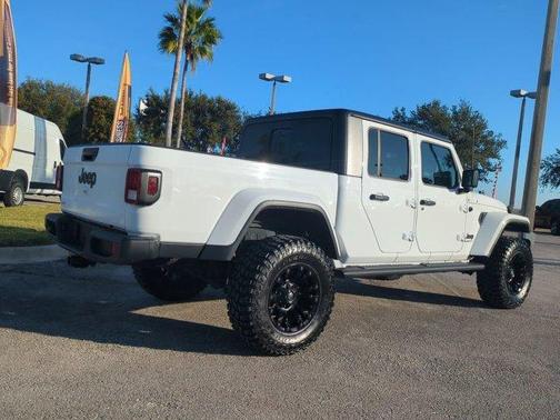 2022 Jeep Gladiator Sport