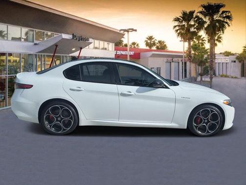 2024 Alfa Romeo Giulia Veloce
