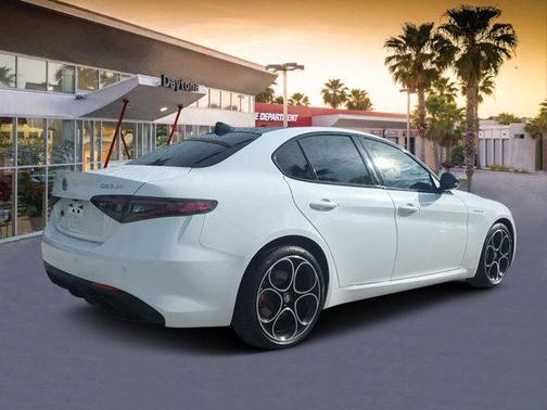 2024 Alfa Romeo Giulia Veloce