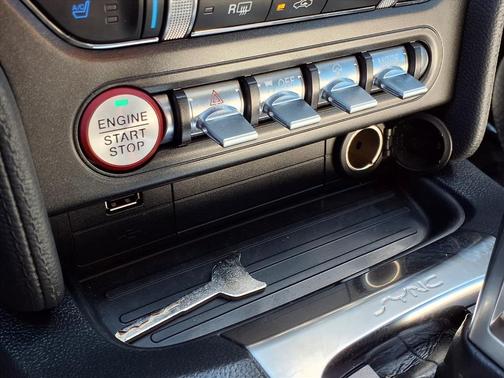 2022 Ford Mustang EcoBoost Premium