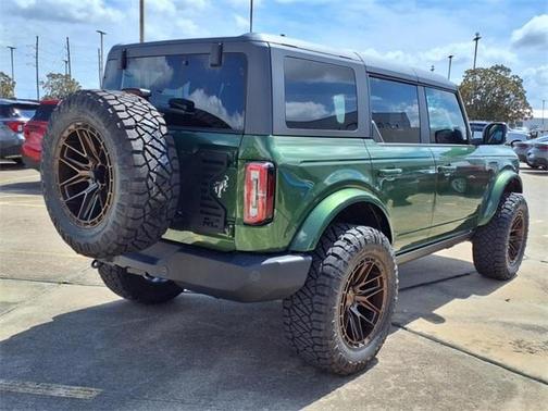2025 Ford Bronco Outer Banks