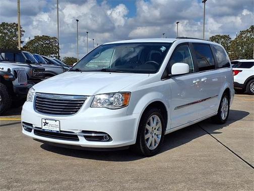 2016 Chrysler Town & Country Touring