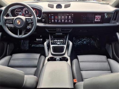 2025 Porsche Cayenne GTS
