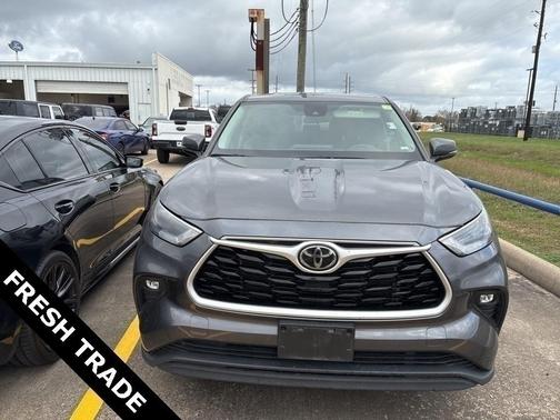 2023 Toyota Highlander LE