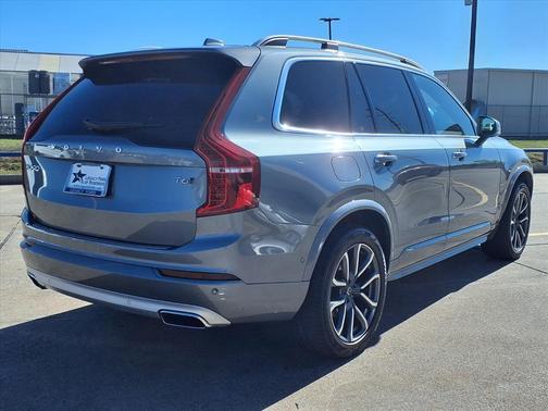 2018 Volvo XC90 T6 Momentum
