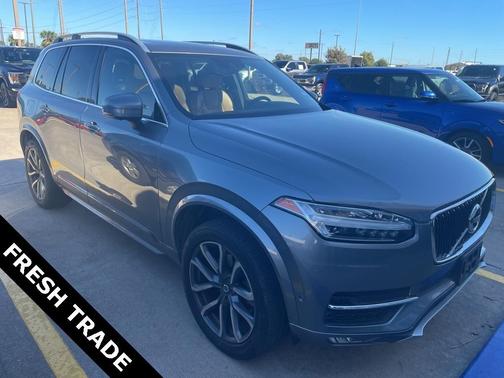 2018 Volvo XC90 T6 Momentum