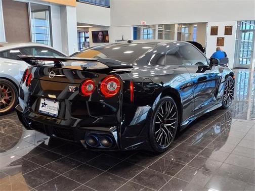 2024 Nissan GT-R Premium
