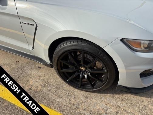 2017 Ford Shelby GT350 Base