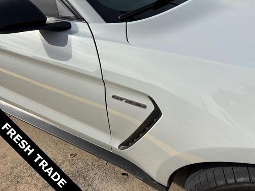 2017 Ford Shelby GT350 Base