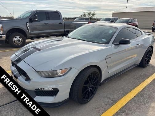 2017 Ford Shelby GT350 Base