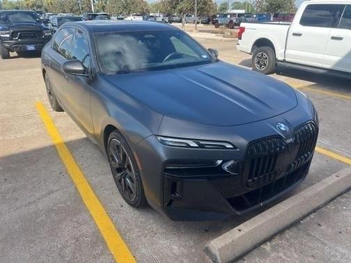 2023 BMW 740 i