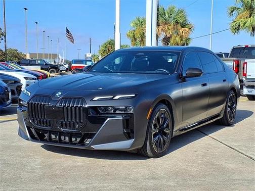 2023 BMW 740 i