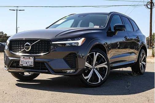 Platinum Grey 2023 Volvo XC60