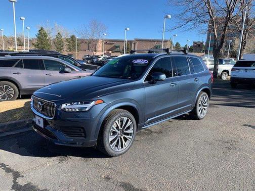 2022 Volvo XC90 T6 Momentum 7 Passenger