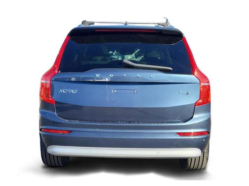 2022 Volvo XC90 T6 Momentum 7 Passenger
