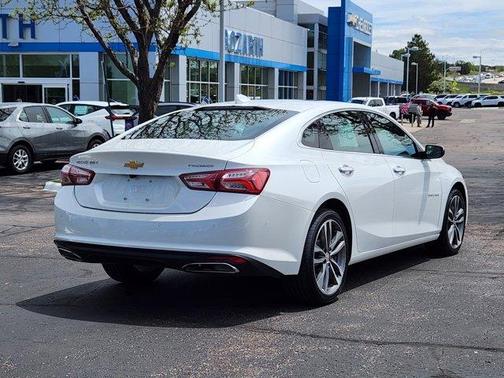 Iridescent Pearl Tricoat 2019 Chevrolet Malibu Premier