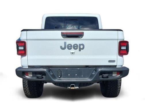 White 2022 Jeep Gladiator Overland