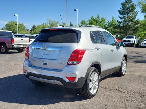 Silver Ice Metallic 2019 Chevrolet Trax Premier