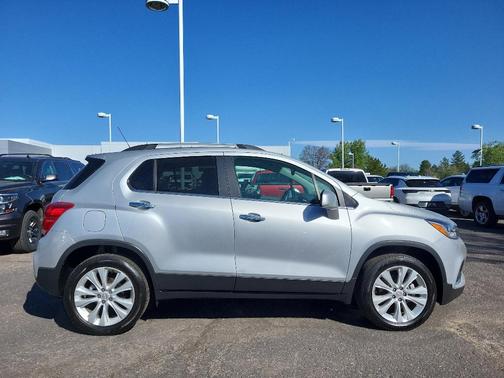 Silver Ice Metallic 2019 Chevrolet Trax Premier