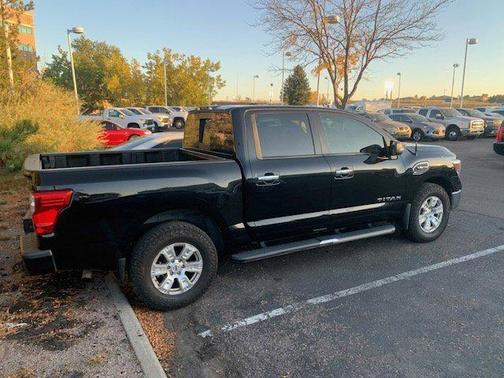 2017 Nissan Titan SV