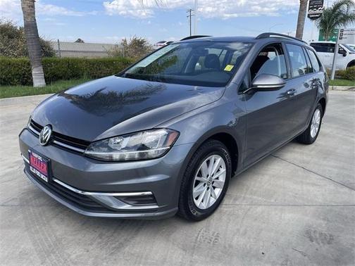 2018 Volkswagen Golf SportWagen TSI S