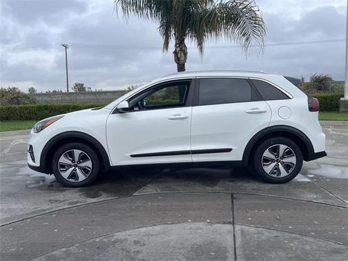 2022 Kia Niro LX