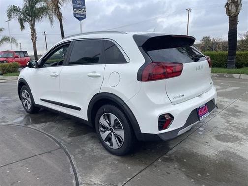 2022 Kia Niro LX